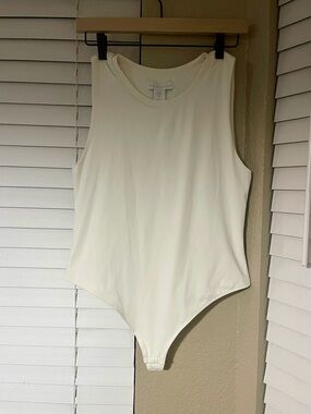 House of Harlow 1960 Cream Sleeveless Crew-Neck Bodysuit In Ivory